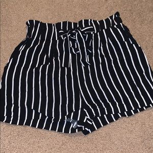 Striped shorts with tie in the front